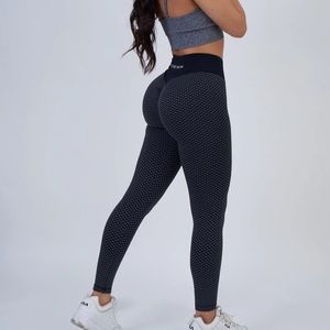 Pcheebum Black and Grey Fishnet Scrunch Butt Leggings